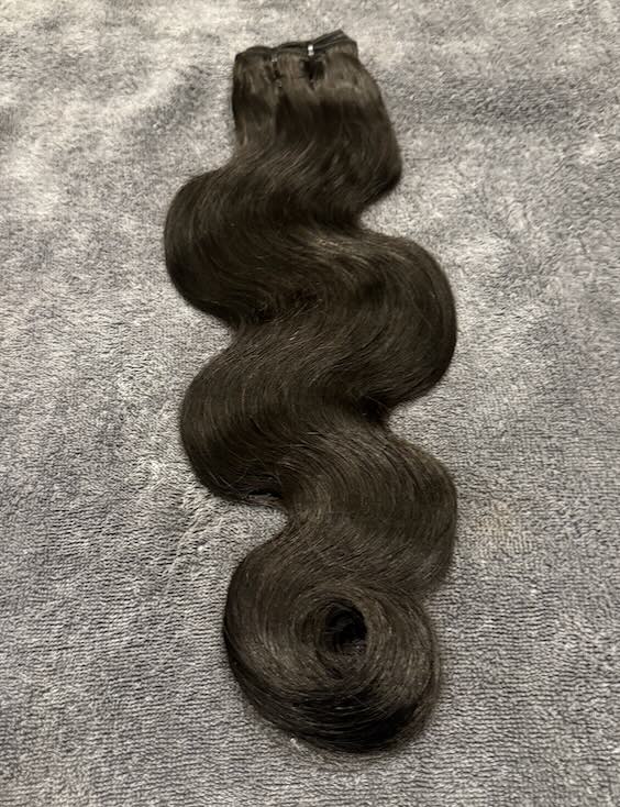 One bundle of body wavy human hair